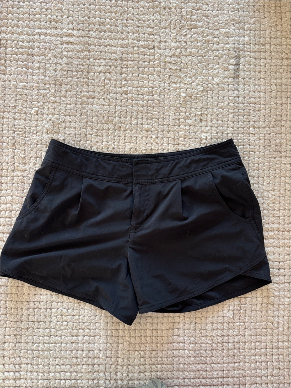 Athleta Women’s Shorts - black, size 2